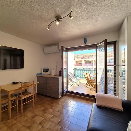 Appartement Piscine, Proche Mer, Parking Prive